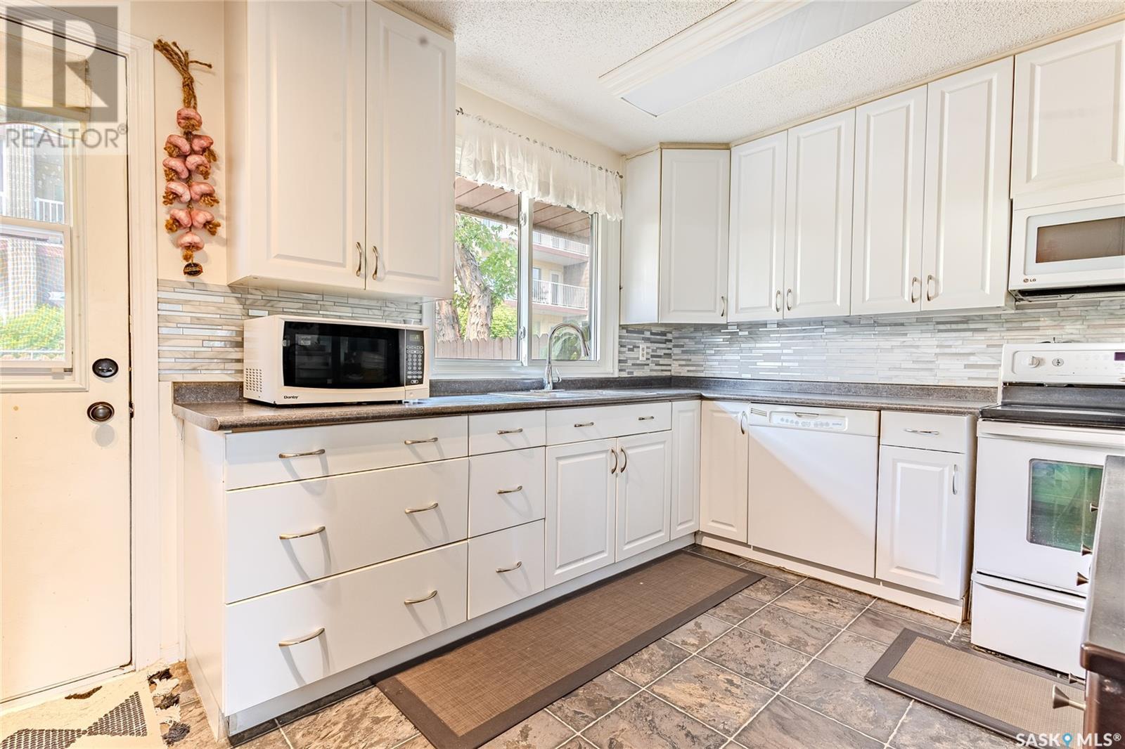 Single Family House 2 Level for Sale in   Mckercher DRIVE Saskatoon 