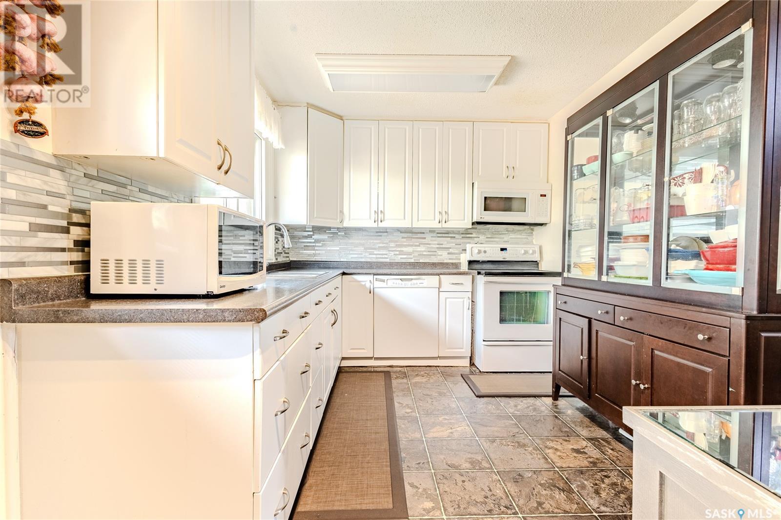 Single Family House 2 Level for Sale in   Mckercher DRIVE Saskatoon 