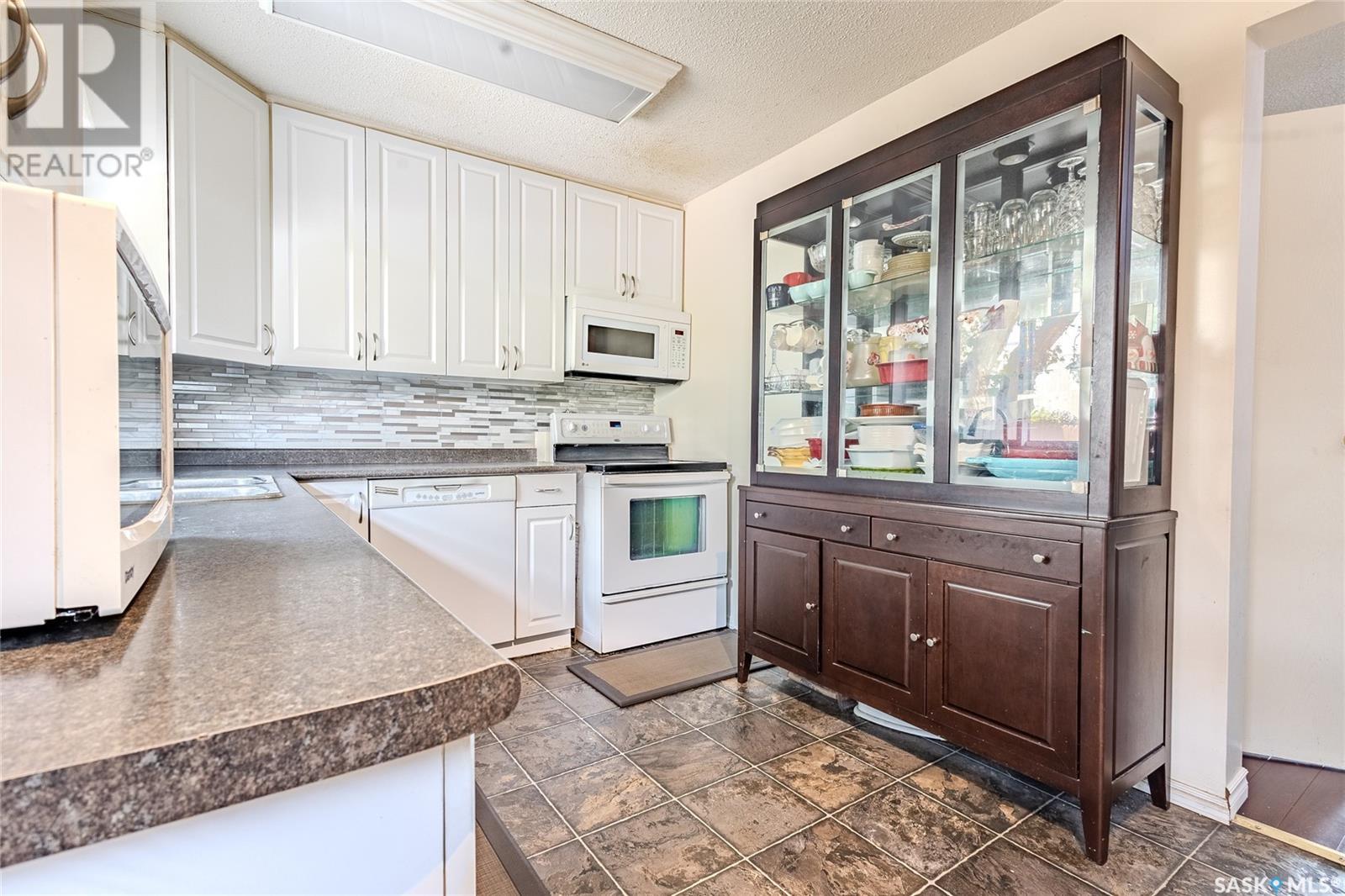 Single Family House 2 Level for Sale in   Mckercher DRIVE Saskatoon 