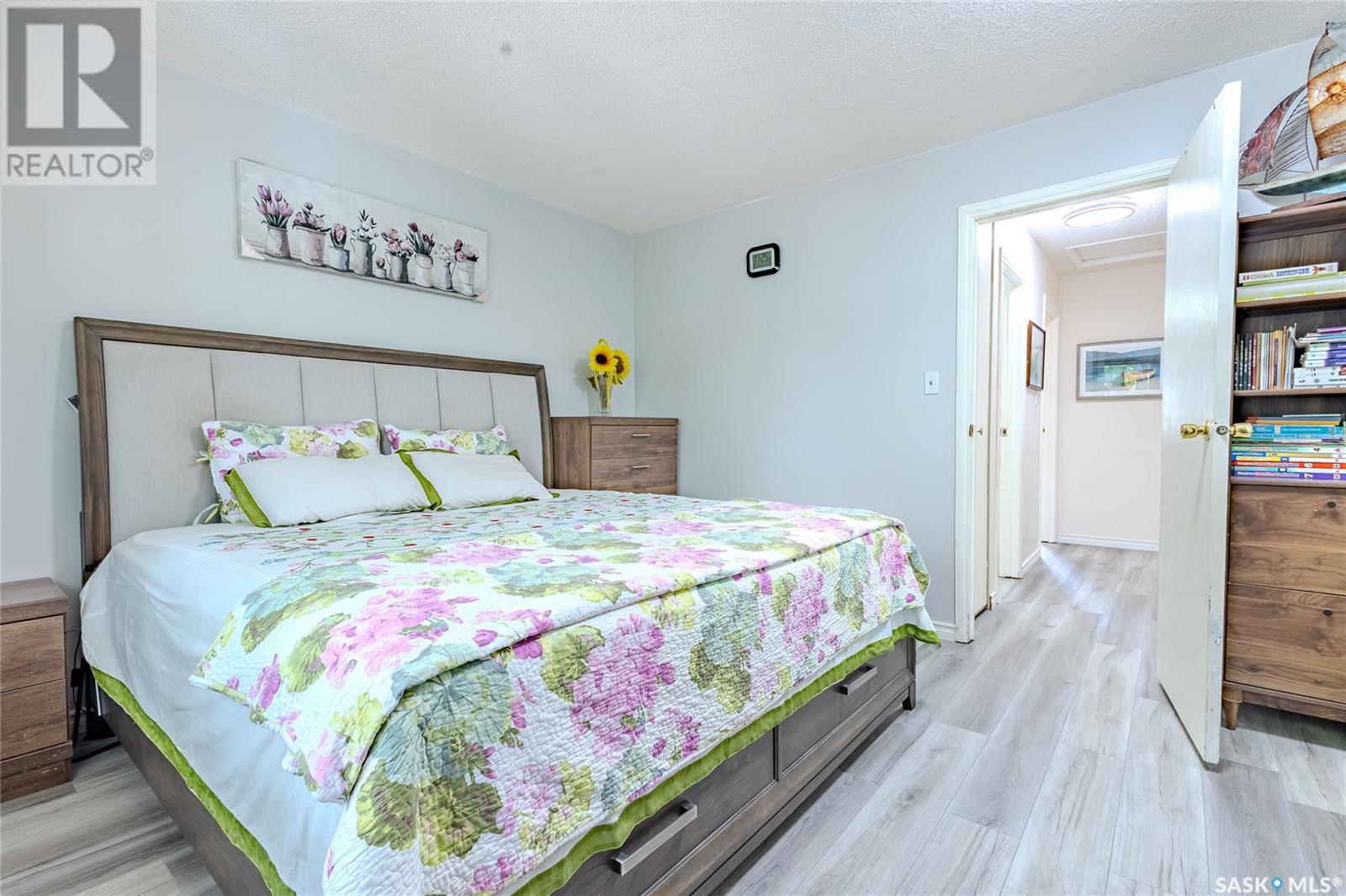 Single Family House 2 Level for Sale in   Mckercher DRIVE Saskatoon 