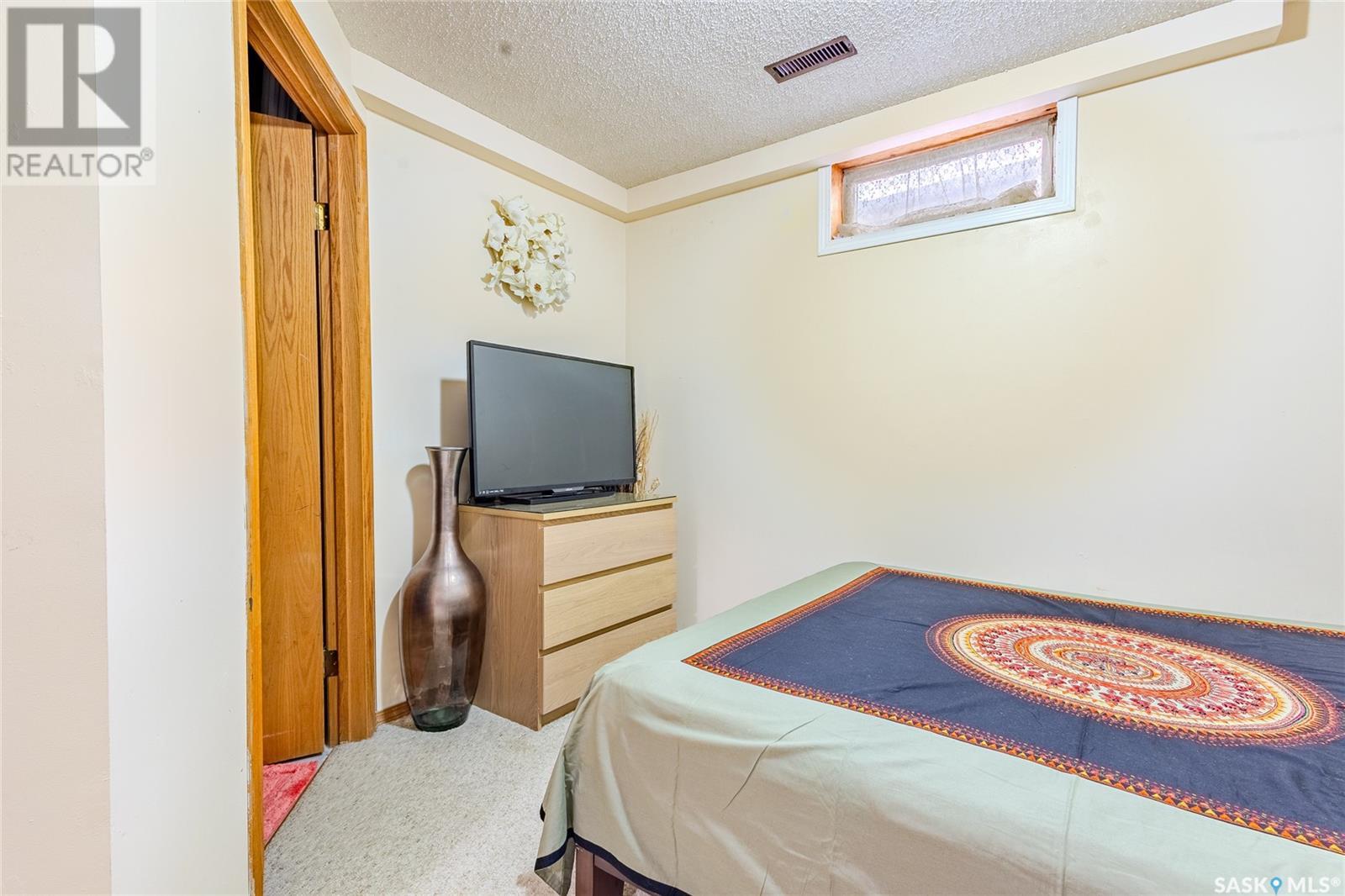 Single Family House 2 Level for Sale in   Mckercher DRIVE Saskatoon 