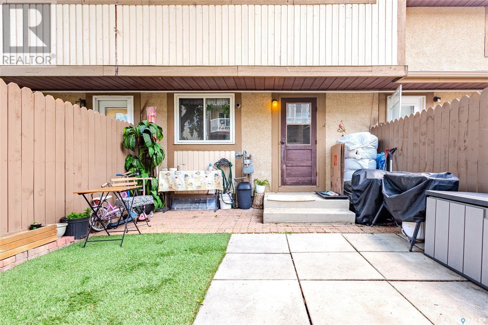 Single Family House 2 Level for Sale in   Mckercher DRIVE Saskatoon 