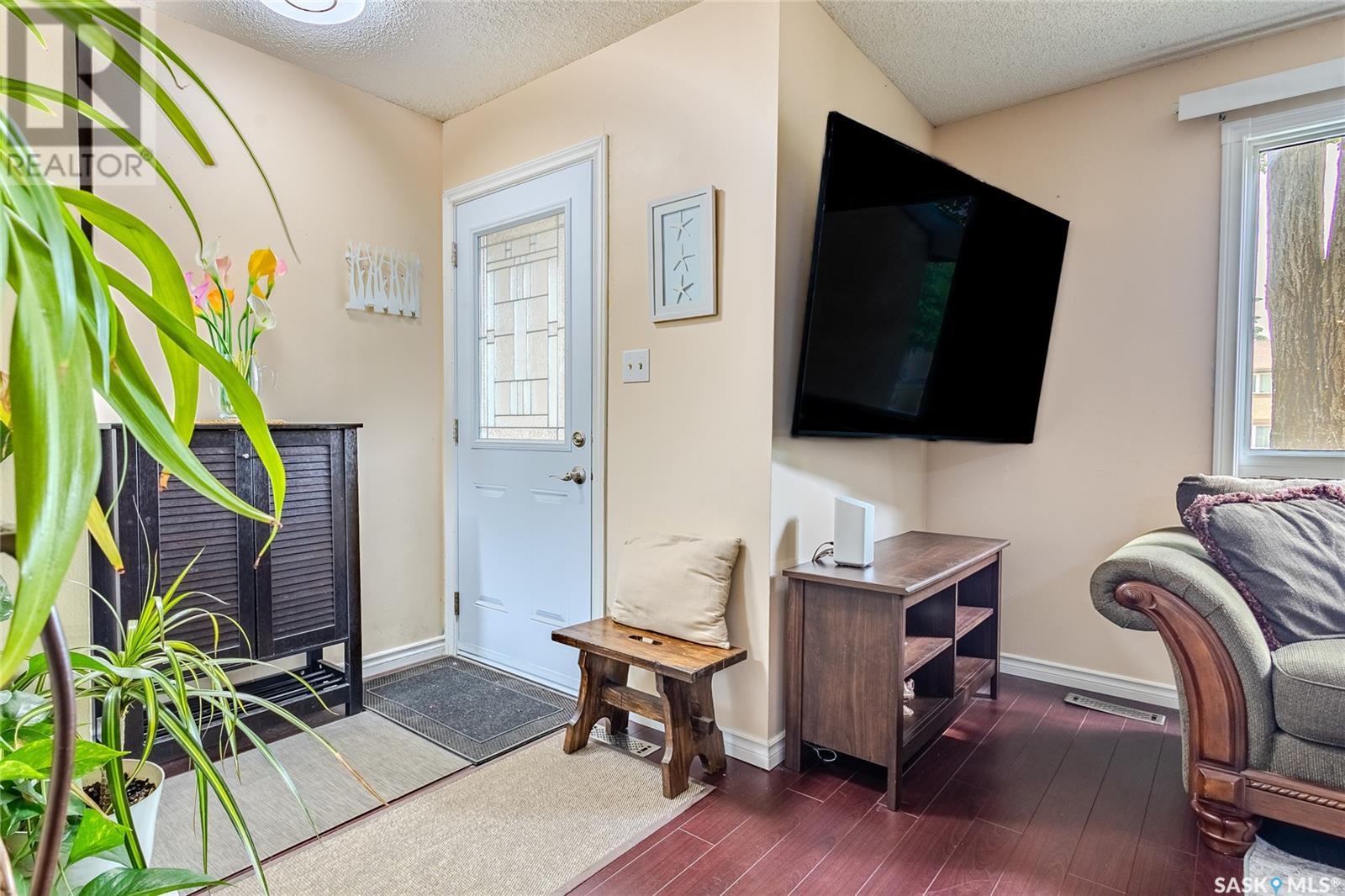 Single Family House 2 Level for Sale in   Mckercher DRIVE Saskatoon 