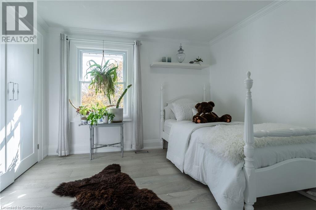 Photo 12 of 4195 Spruce Avenue, Burlington ON