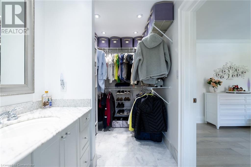 Photo 15 of 4195 Spruce Avenue, Burlington ON