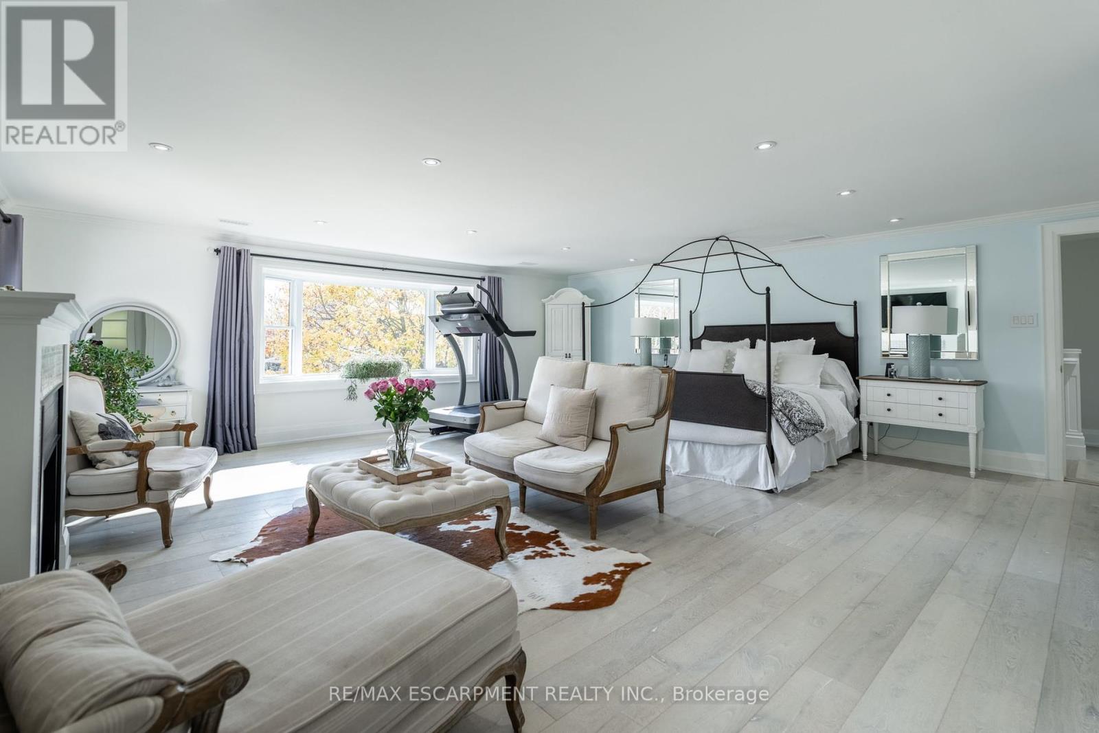 Photo 33 of 4195 Spruce Avenue, Burlington ON