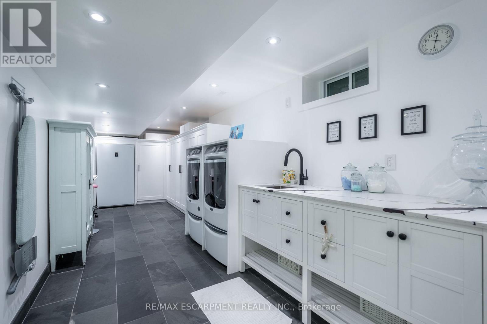 Photo 9 of 4195 Spruce Avenue, Burlington ON