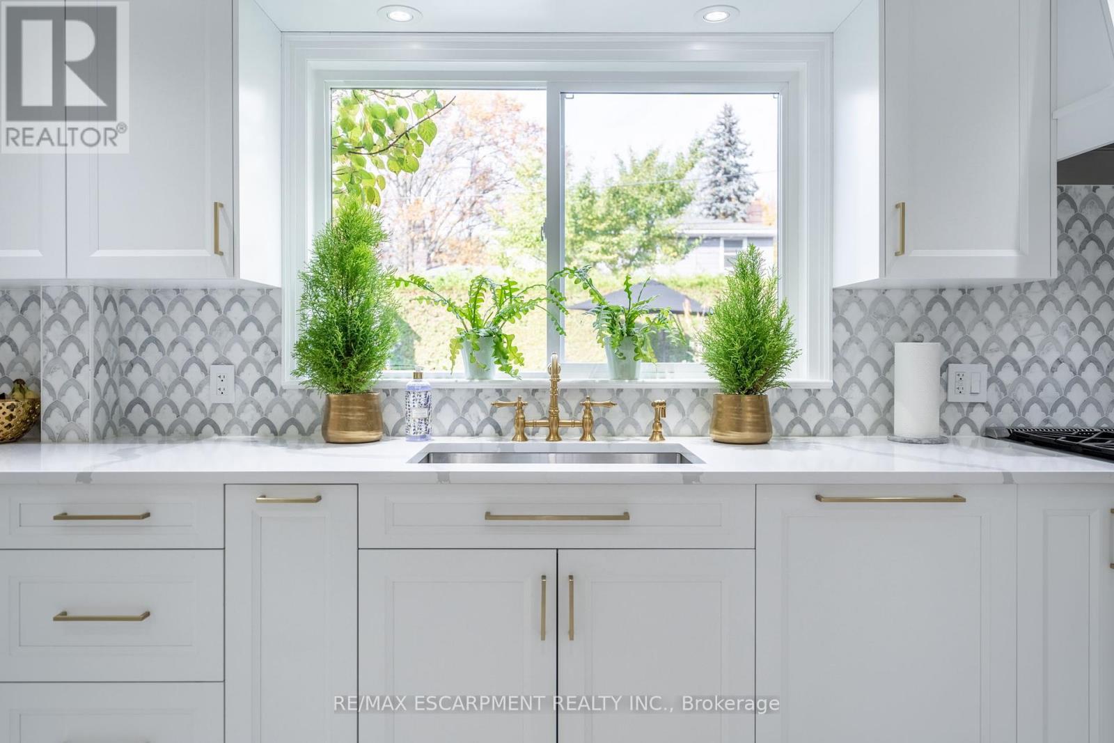 Photo 17 of 4195 Spruce Avenue, Burlington ON
