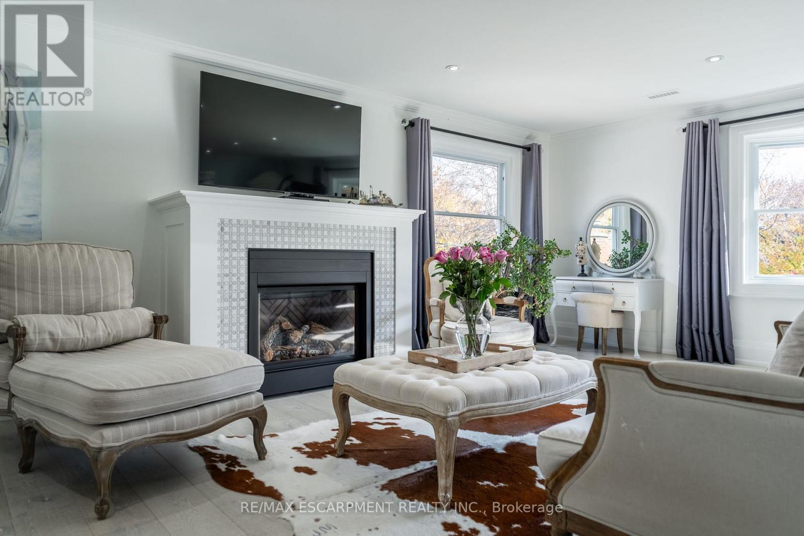 Photo 2 of 4195 Spruce Avenue, Burlington ON