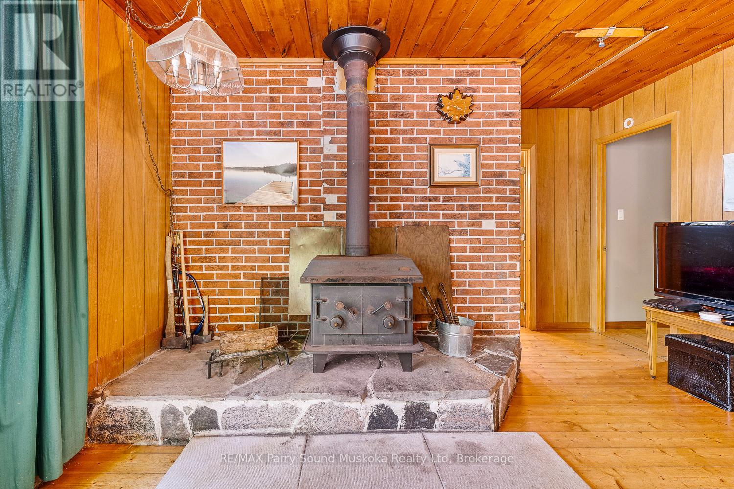 Photo 29 of 40 Jack And Vernas Lane, Magnetawan ON