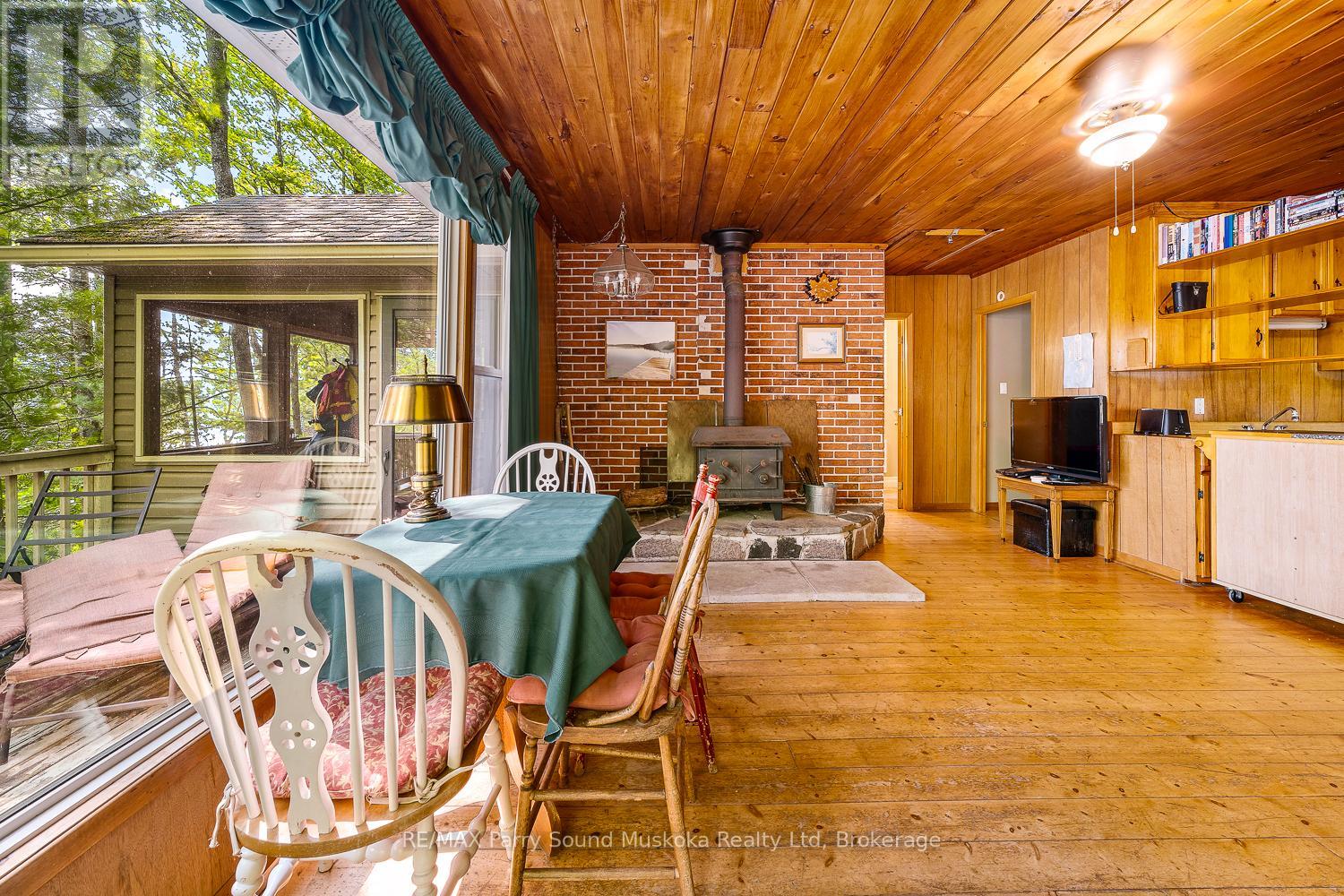 Photo 28 of 40 Jack And Vernas Lane, Magnetawan ON