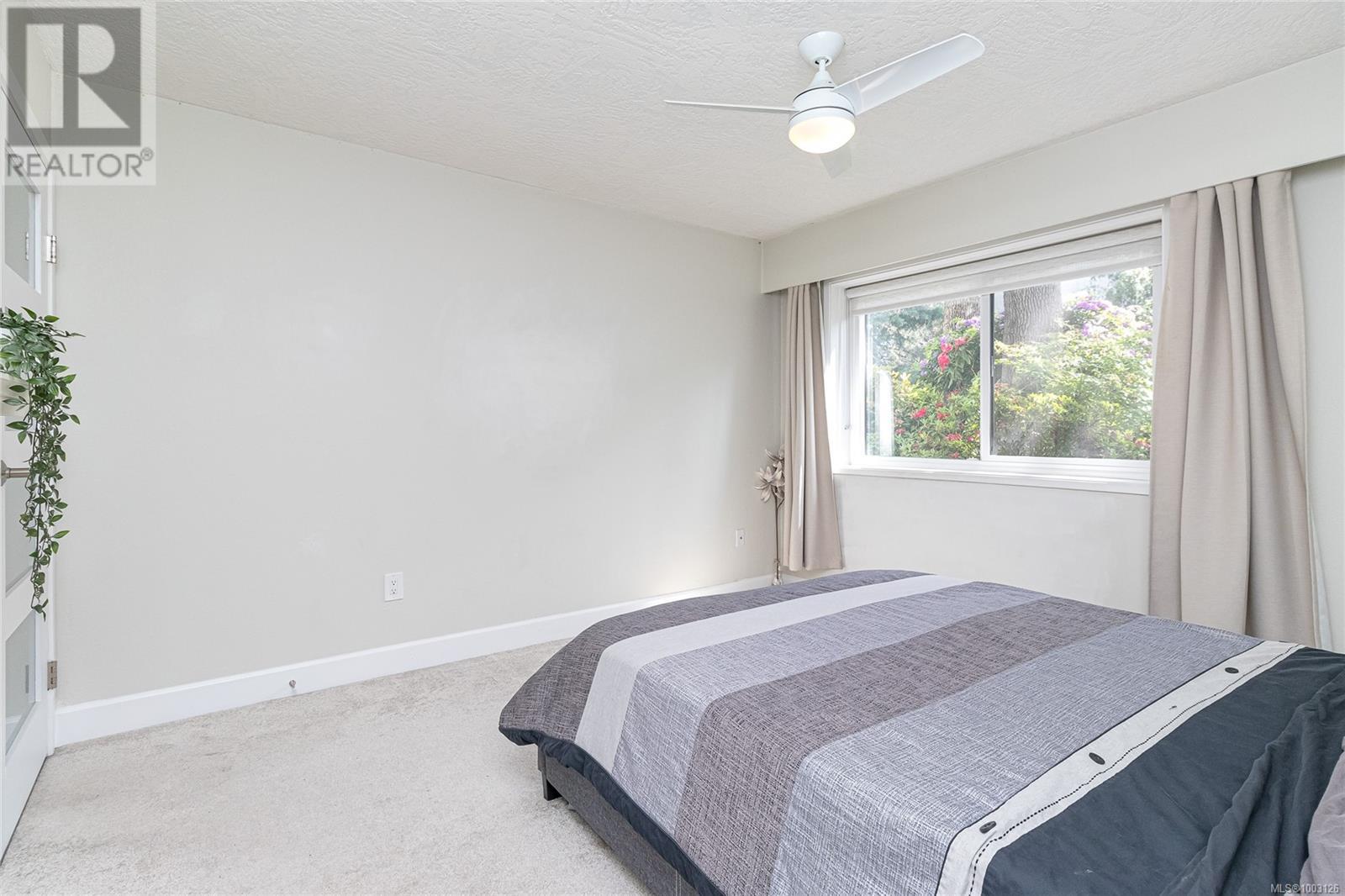 #101 1792 ROCKLAND AVE - Image 12