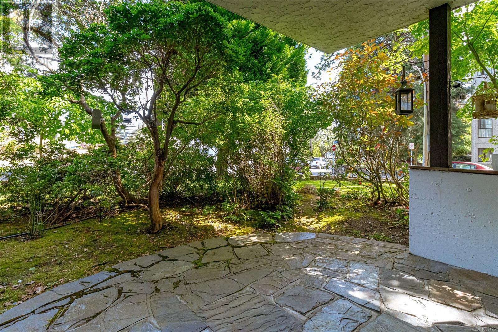 #101 1792 ROCKLAND AVE - Image 20