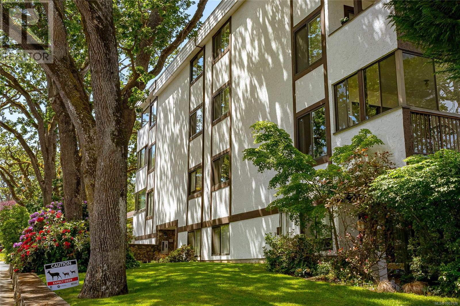 #101 1792 ROCKLAND AVE - Image 3