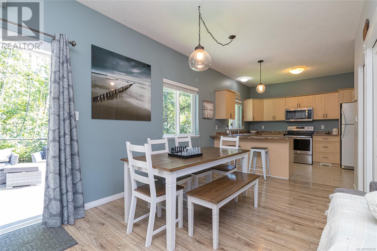 Photo 15 of 120 Thetis Vale Cres, View Royal BC