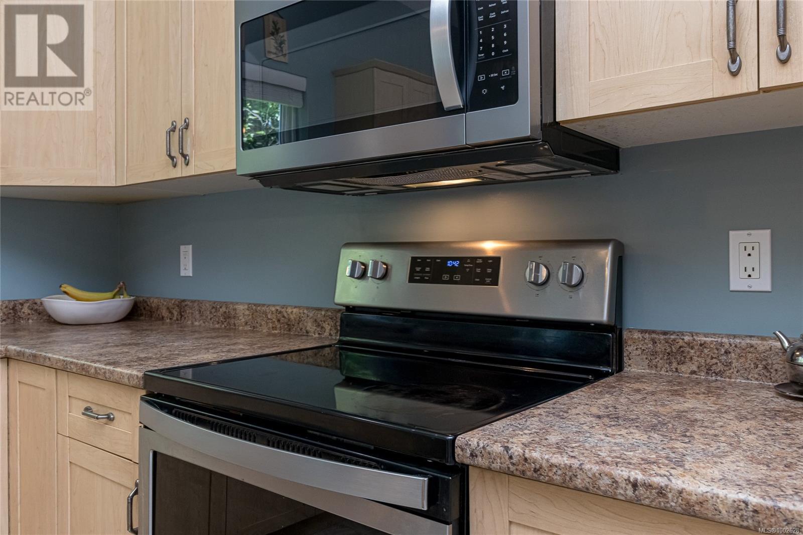 Photo 20 of 120 Thetis Vale Cres, View Royal BC