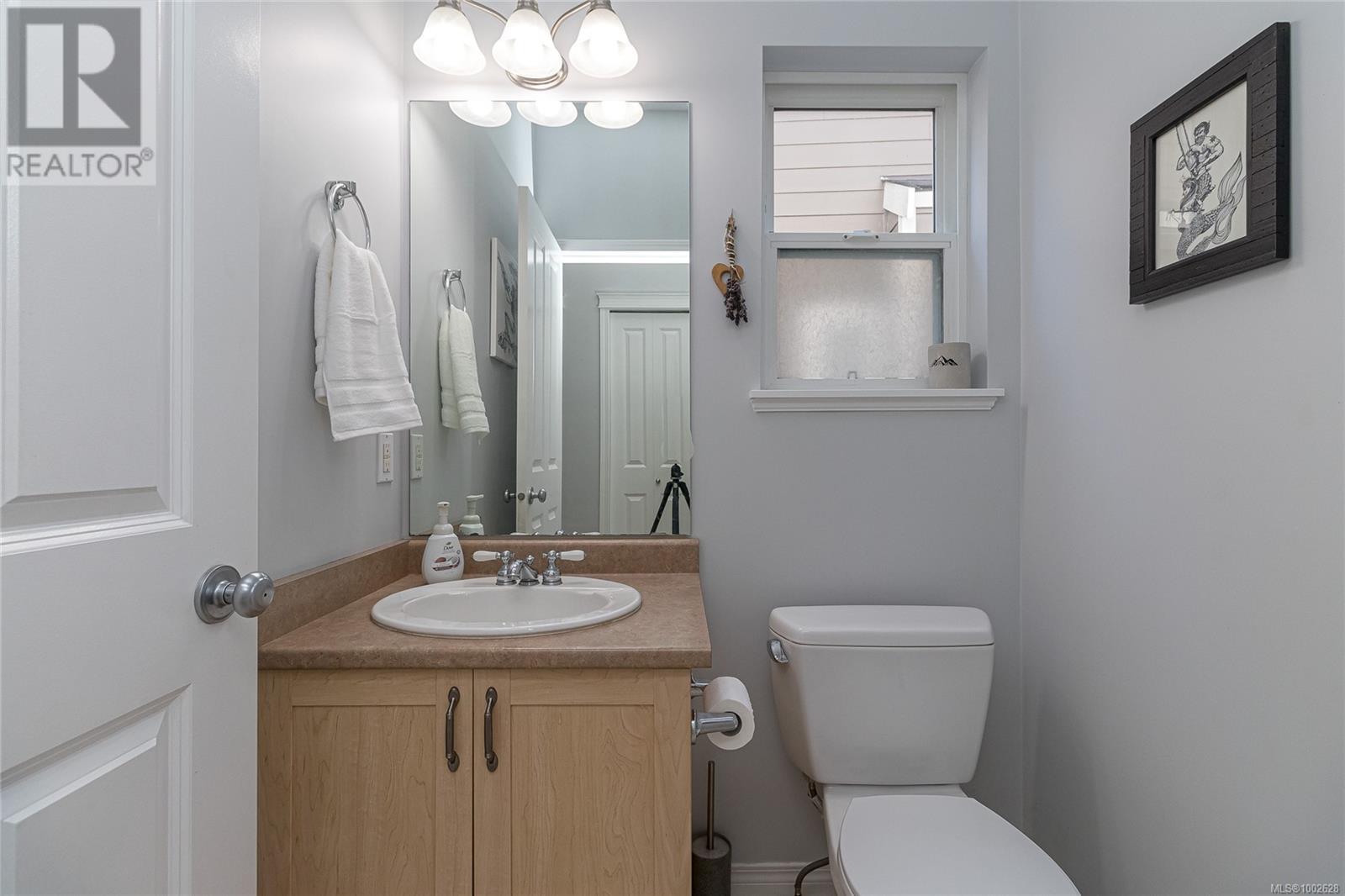 Photo 32 of 120 Thetis Vale Cres, View Royal BC