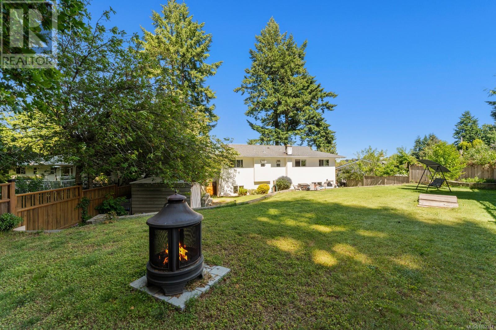 405 Tamarack Rd, Colwood
