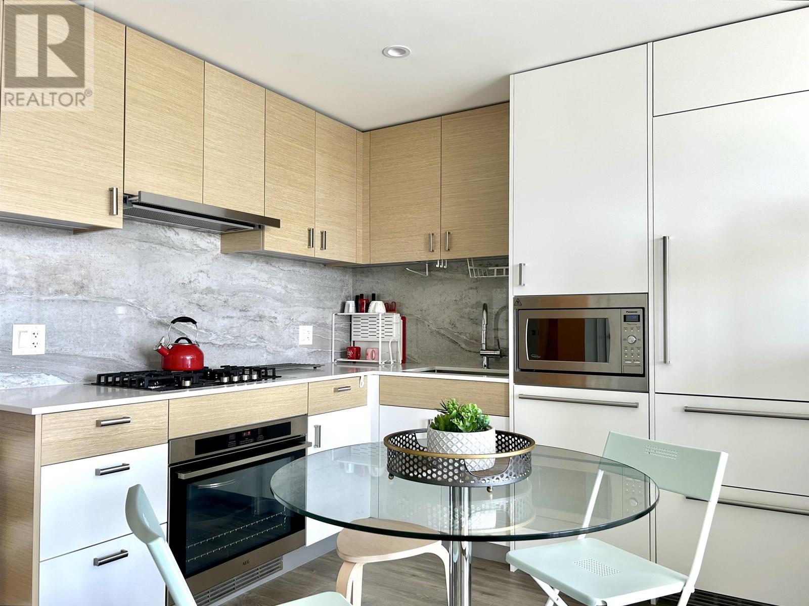 1903 200 KLAHANIE COURT, West Vancouver