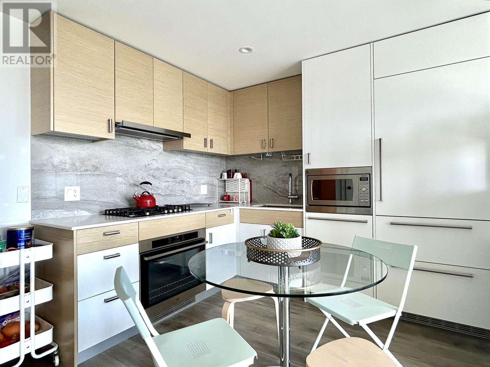 1903 200 KLAHANIE COURT, West Vancouver