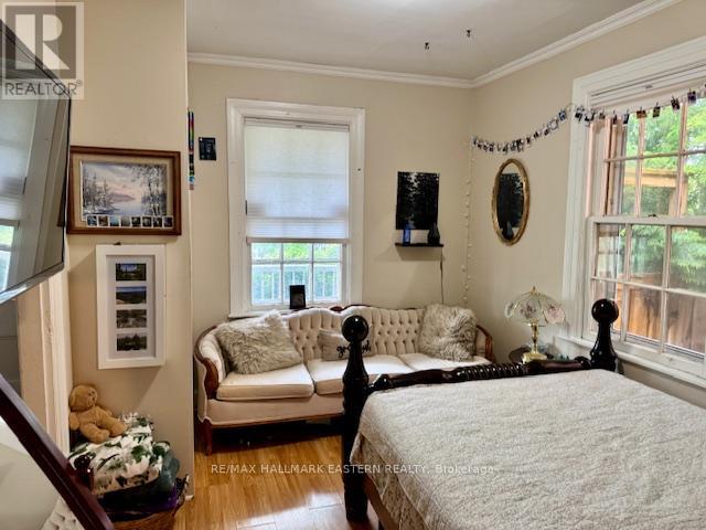 Photo 5 of 488 Aylmer Street N, Peterborough Central ON