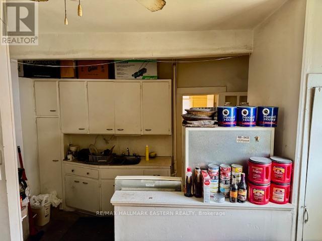 Photo 9 of 488 Aylmer Street N, Peterborough Central ON