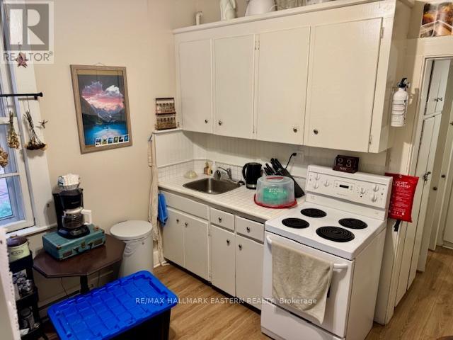 Photo 3 of 488 Aylmer Street N, Peterborough Central ON