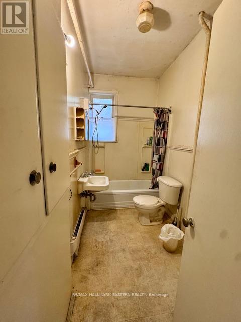 Photo 6 of 488 Aylmer Street N, Peterborough Central ON