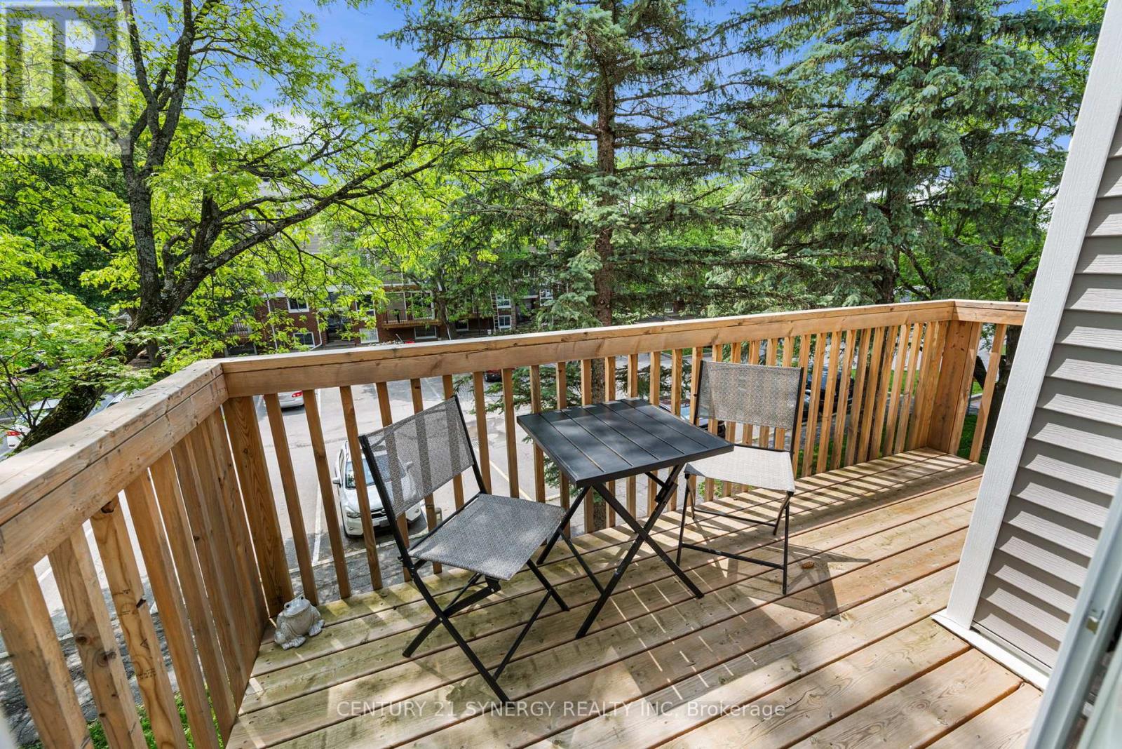 https://ddfcdn.realtor.ca/listing/TS638853248910470000/reb76/highres/0/x12215600_18.jpg