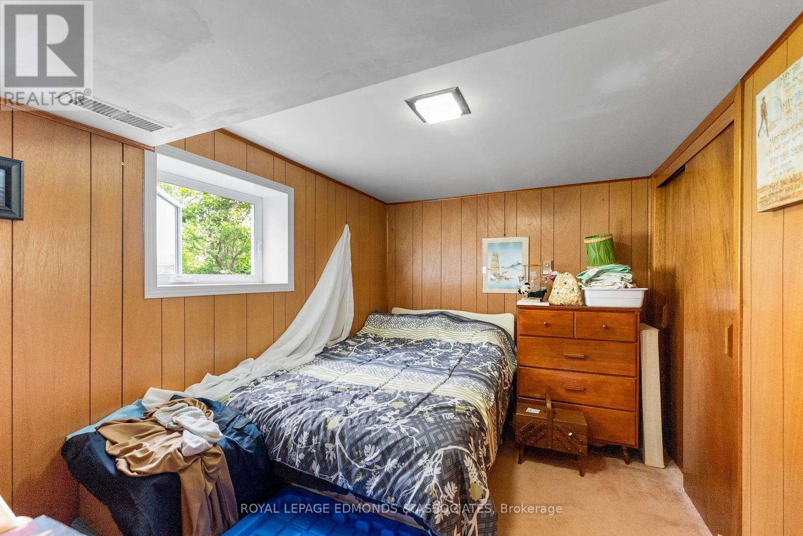 Photo 12 of 664 Third Avenue, Laurentian Valley ON