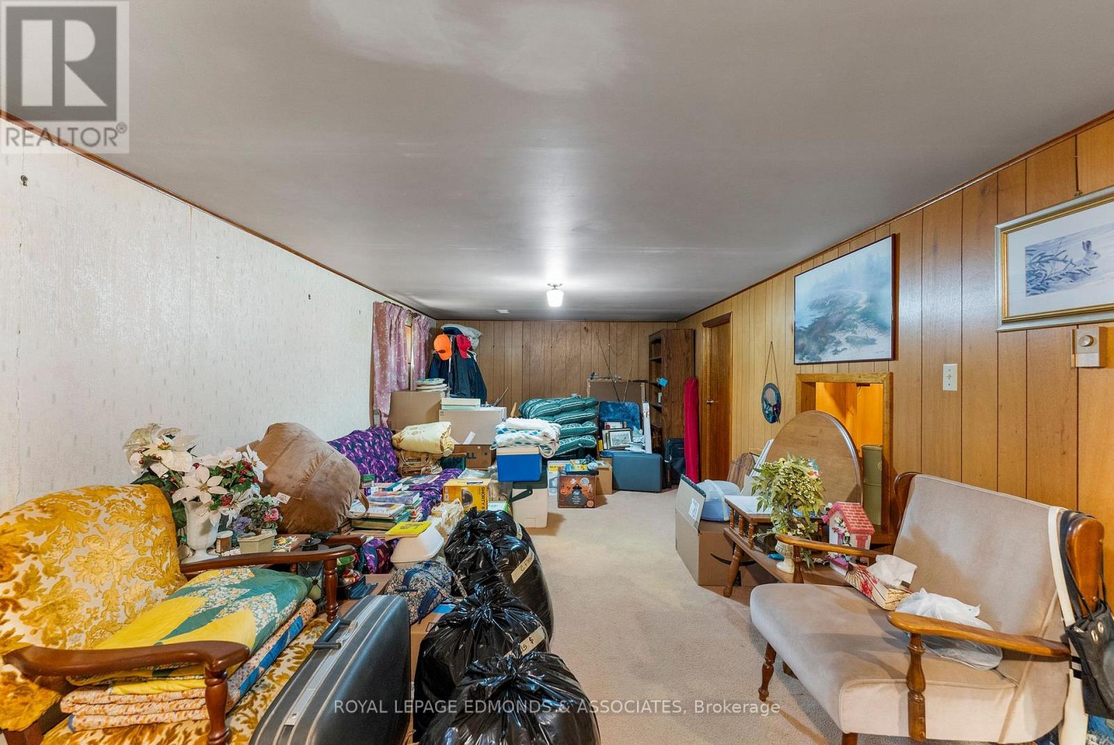 Photo 15 of 664 Third Avenue, Laurentian Valley ON