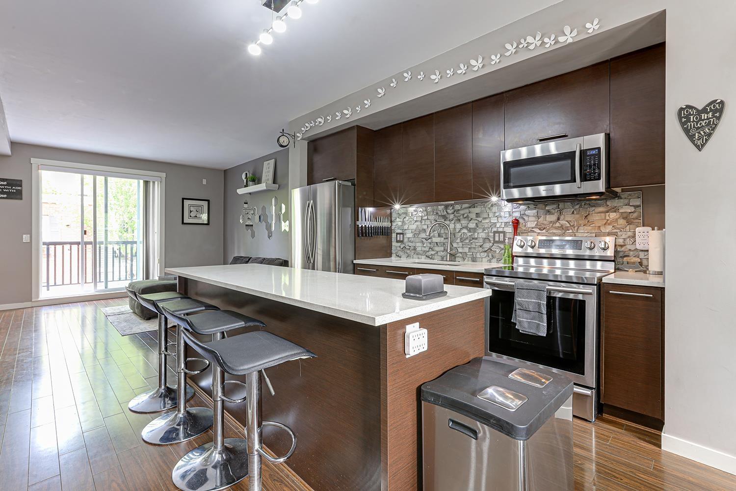 Photo 9 of 38 18983 72 A Avenue, Surrey BC