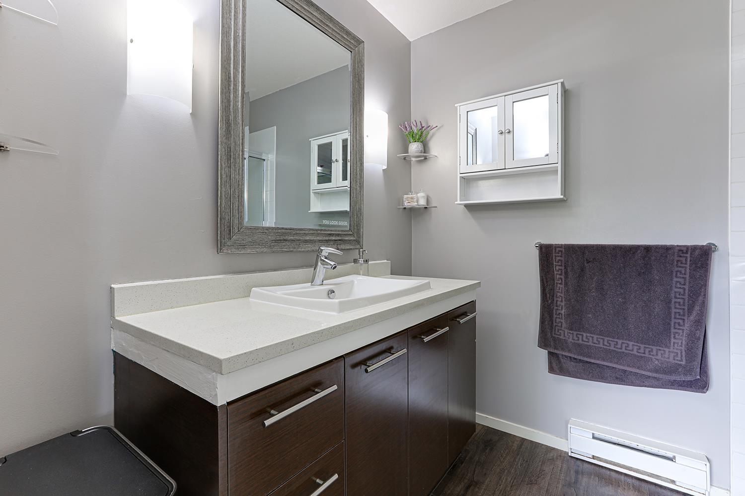 Photo 18 of 38 18983 72 A Avenue, Surrey BC