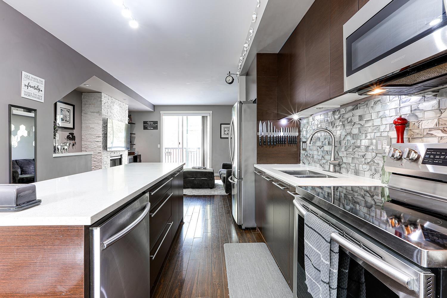 Photo 12 of 38 18983 72 A Avenue, Surrey BC
