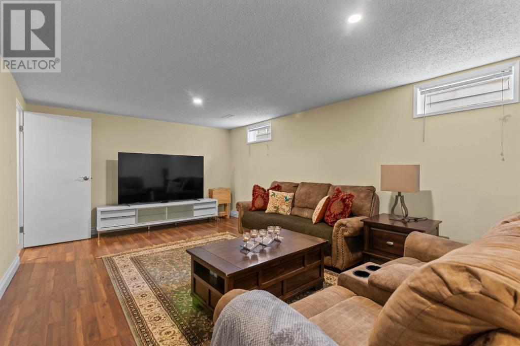 Single Family House Bungalow for Sale in  Palliser Drive SW Oakridge Calgary 