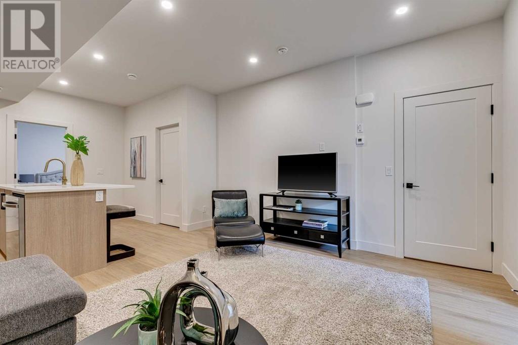 Single Family House for Sale in   Avenue NW Crescent Heights Calgary 