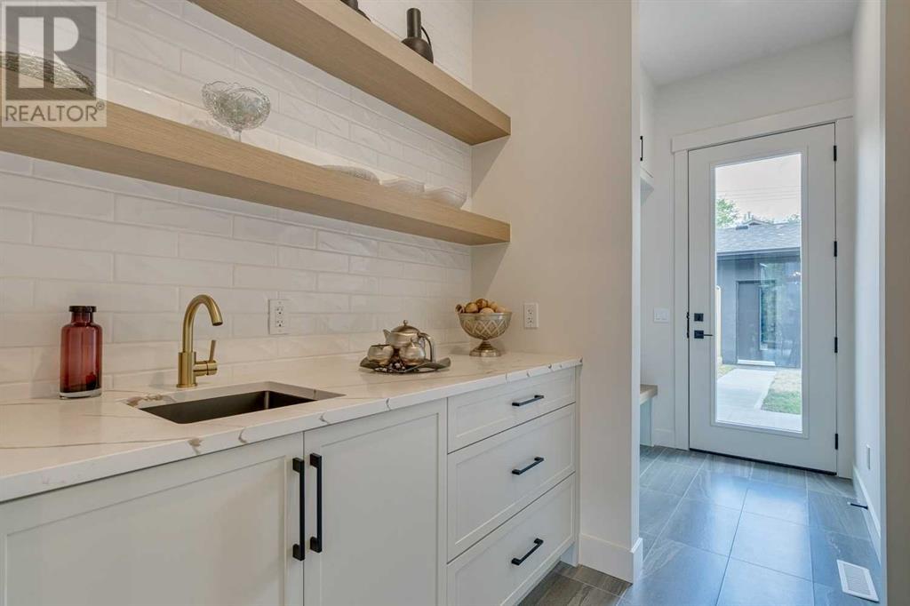Single Family House for Sale in   Avenue NW Crescent Heights Calgary 