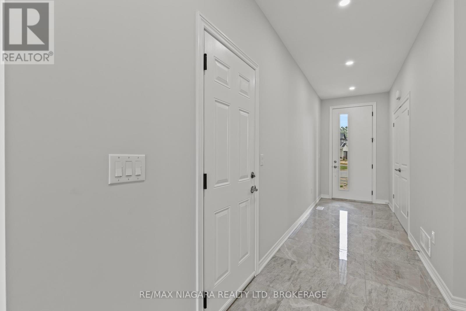 Photo 11 of 136 Hodgkins Avenue, Thorold ON