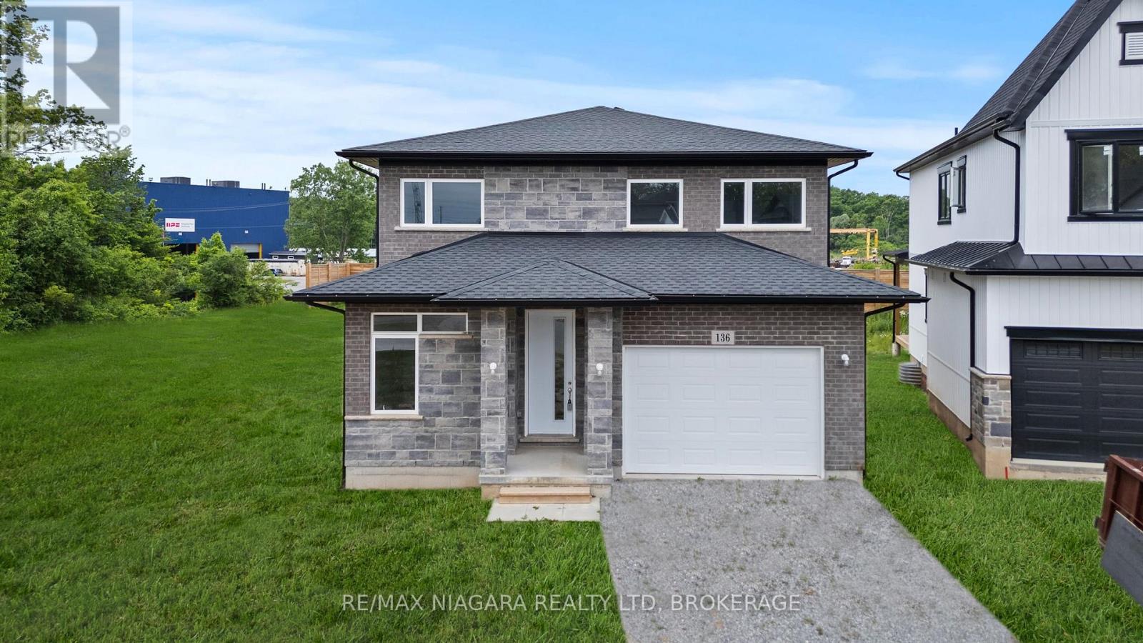 Photo 3 of 136 Hodgkins Avenue, Thorold ON