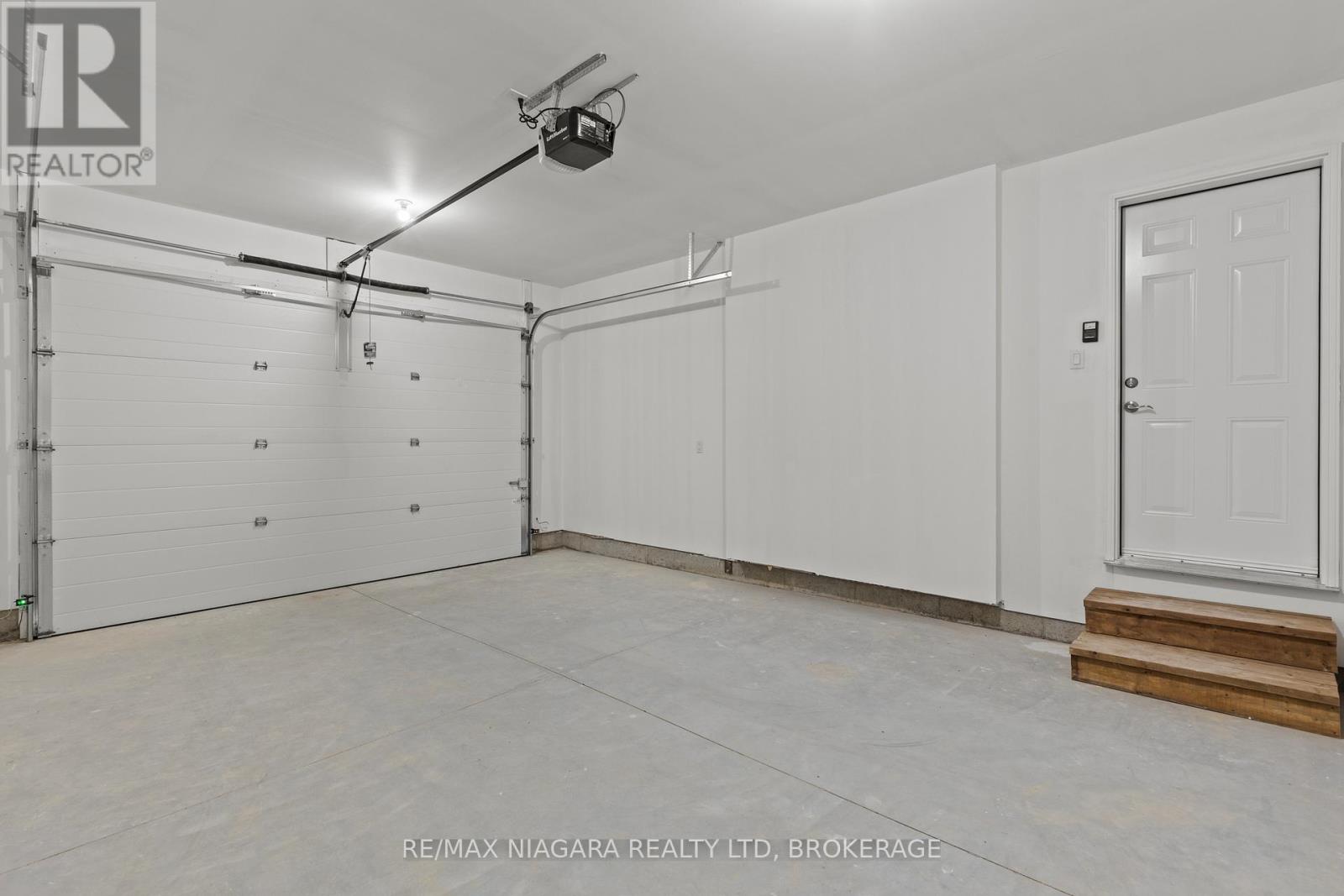 Photo 25 of 136 Hodgkins Avenue, Thorold ON