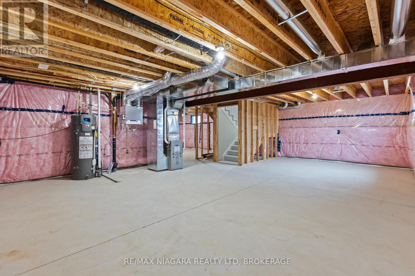 Photo 14 of 136 Hodgkins Avenue, Thorold ON