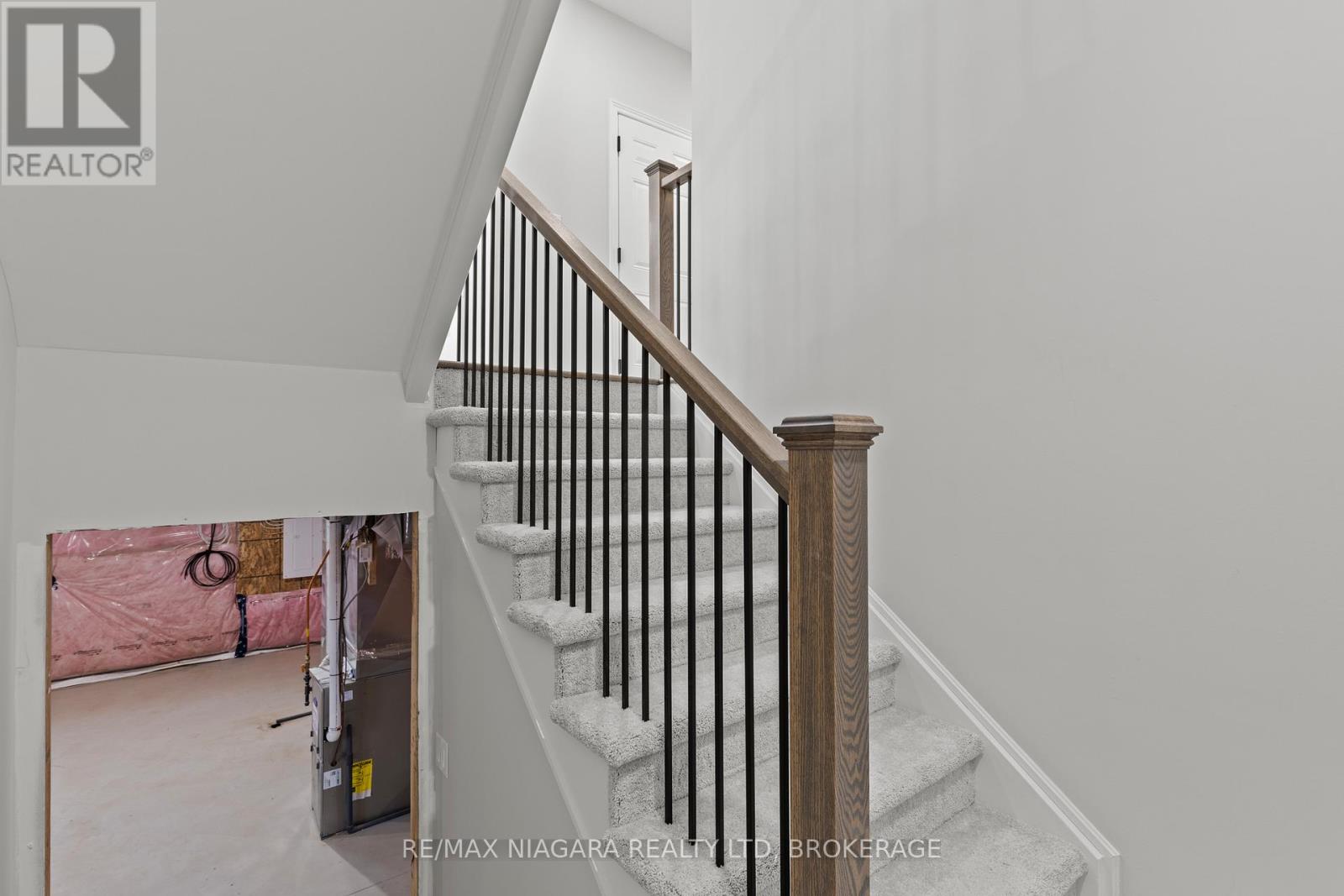 Photo 16 of 136 Hodgkins Avenue, Thorold ON