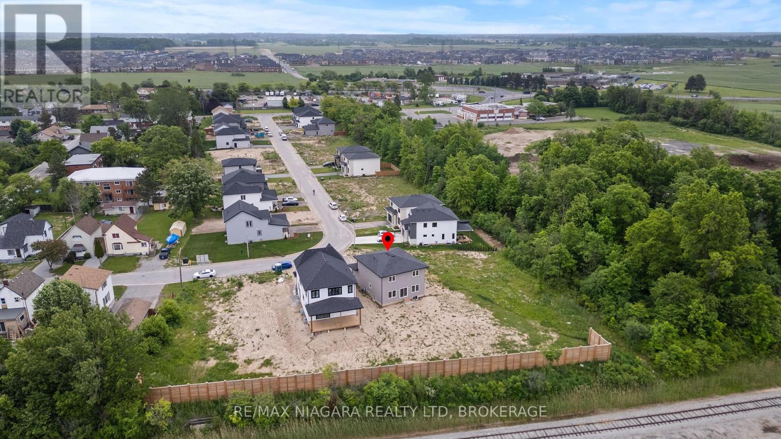Photo 13 of 136 Hodgkins Avenue, Thorold ON