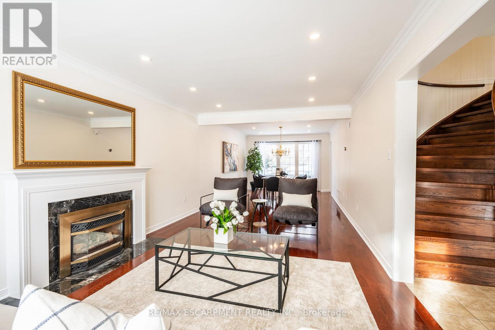 Photo 35 of 2049 Country Club Drive, Burlington ON