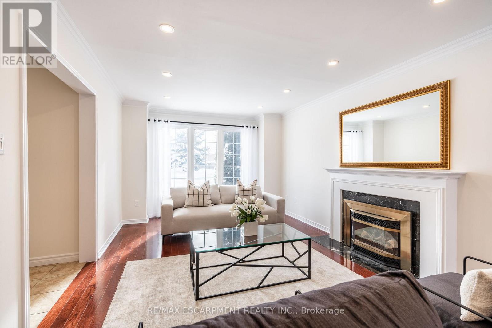 Photo 12 of 2049 Country Club Drive, Burlington ON