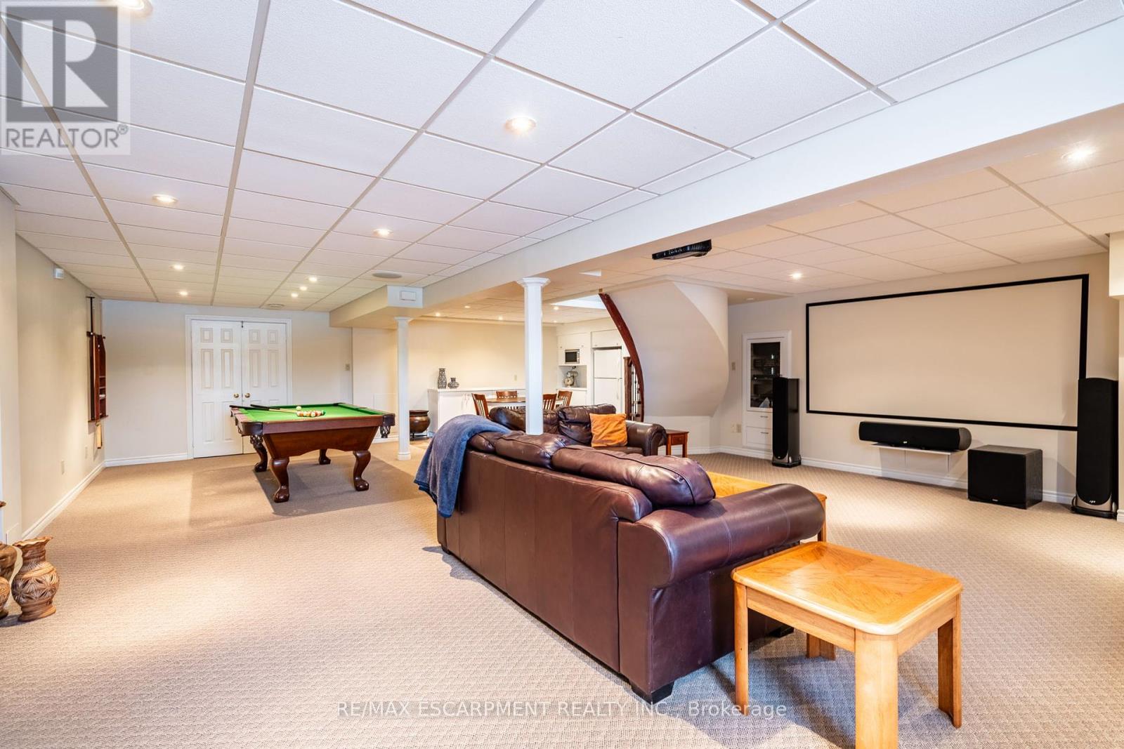 Photo 2 of 2049 Country Club Drive, Burlington ON