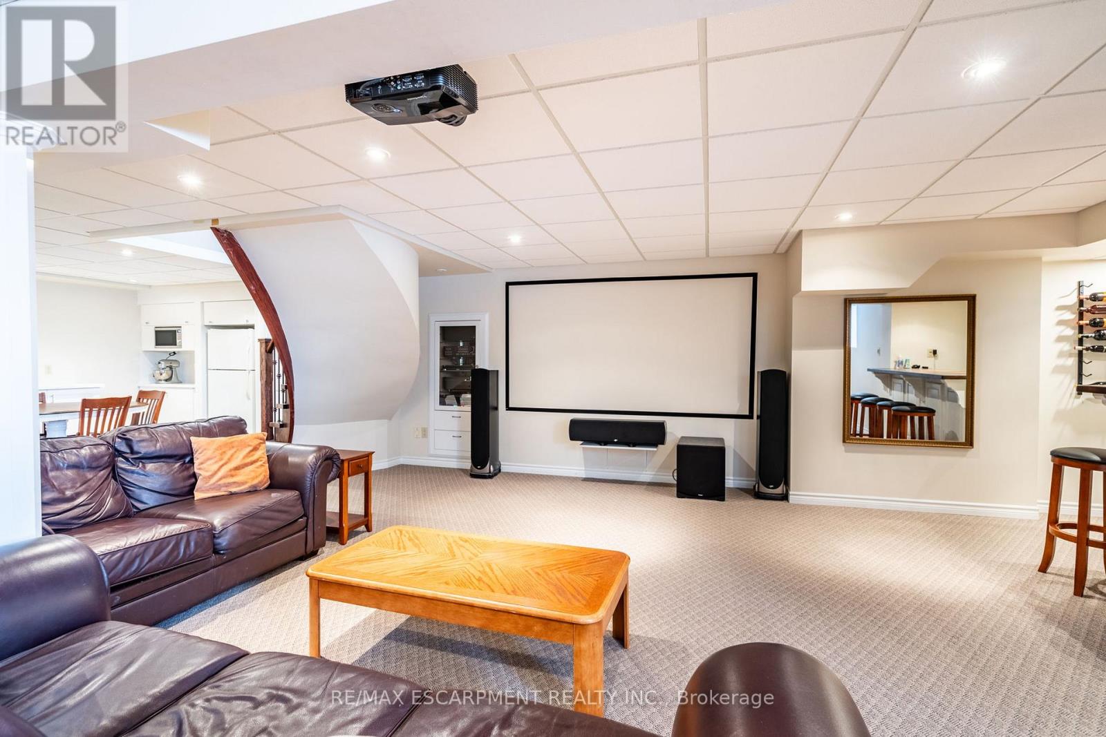 Photo 36 of 2049 Country Club Drive, Burlington ON