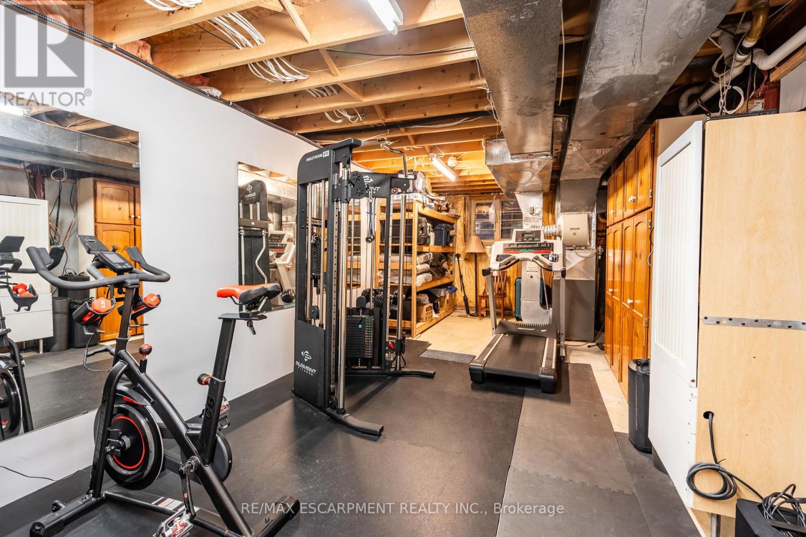 Photo 44 of 2049 Country Club Drive, Burlington ON