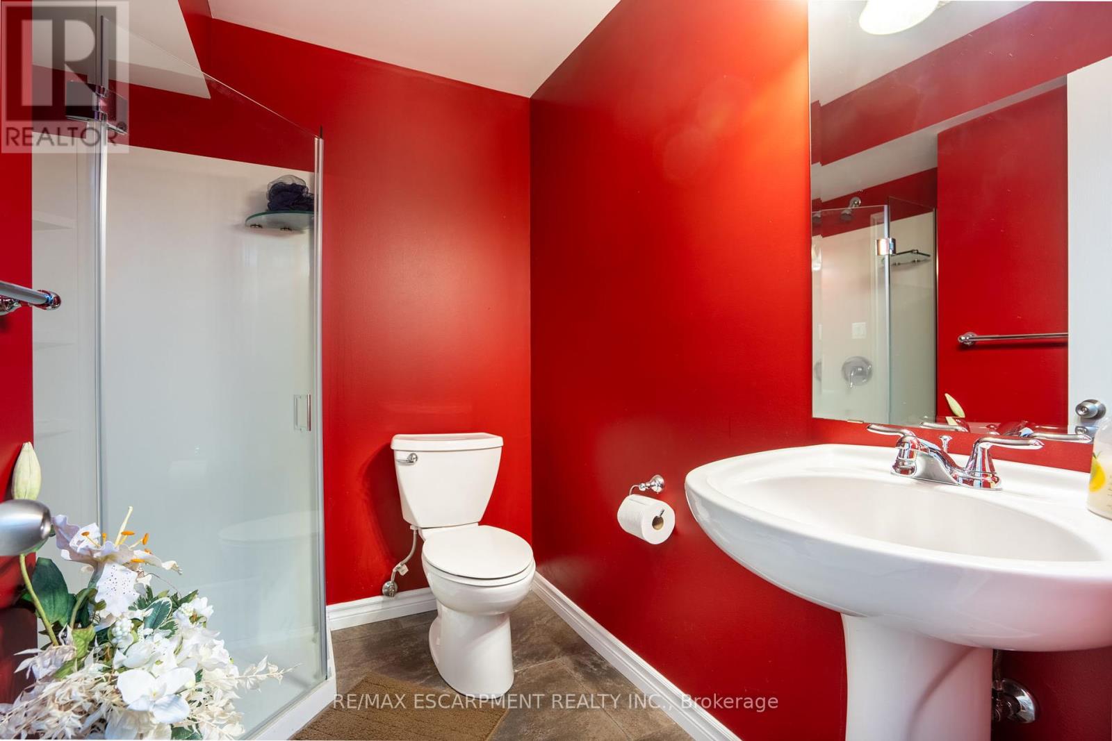 Photo 42 of 2049 Country Club Drive, Burlington ON
