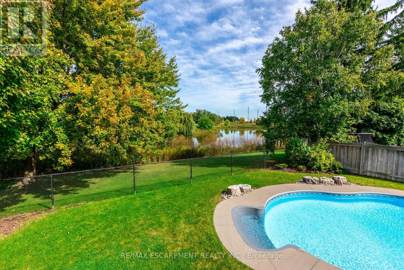 Photo 28 of 2049 Country Club Drive, Burlington ON